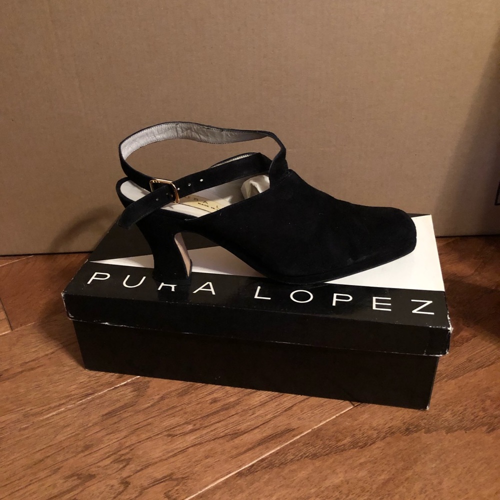 Suede shoe